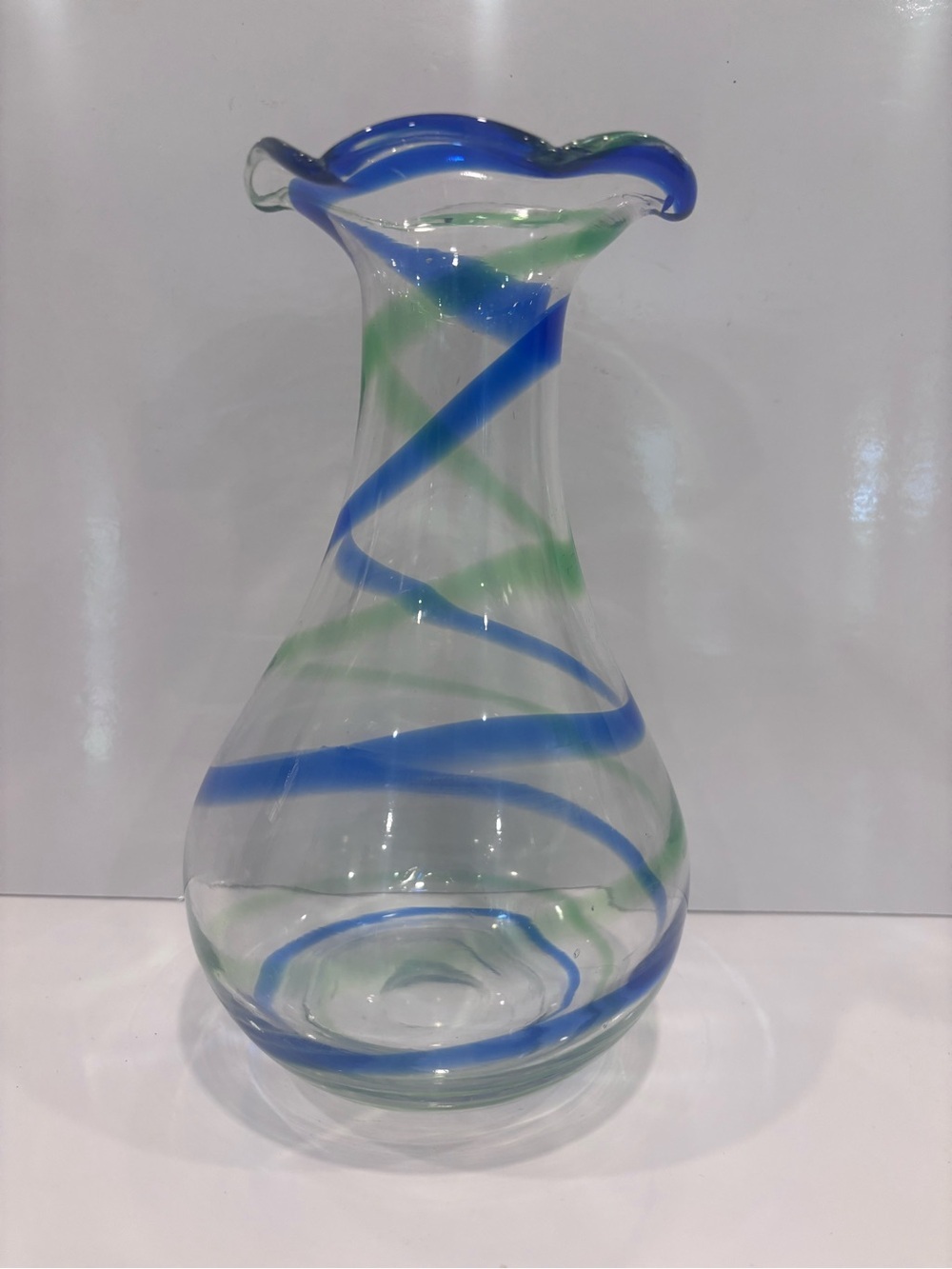 Murano Style Blown Glass swirl Ruffle Top 9.5” Vase Vintage